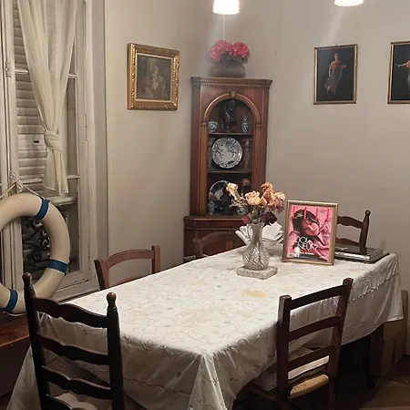 بيت ضيافة A Montmartre باريس